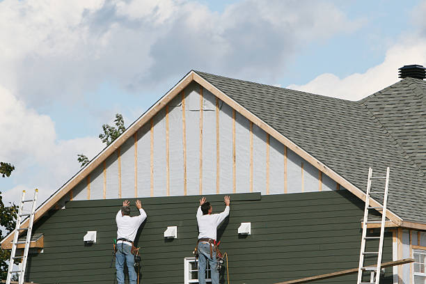 Professional Siding Contractor technician working in New Bloomfield, PA